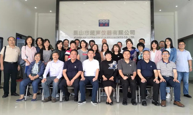 喜迎教育部儀器專業(yè)教學(xué)指導(dǎo)委員會(huì)專家一行